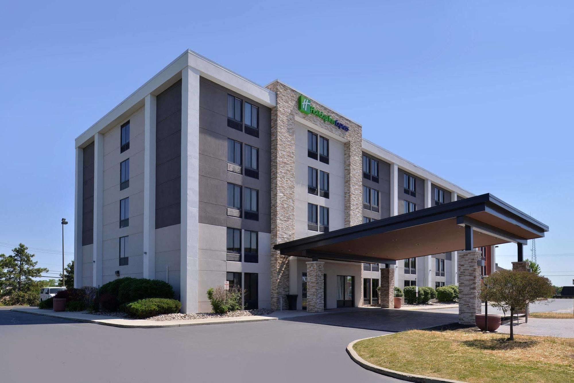 Holiday Inn Express Rochester - University Area, An Ihg Hotel Exterior photo